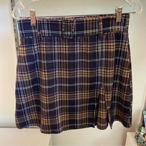 Women’s mini skirt, tight fit